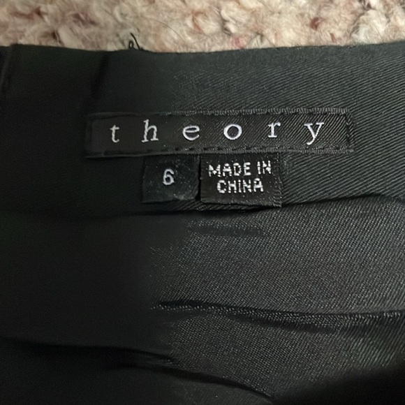 Theory sheath style lbd with front pockets - Picture 3 of 11